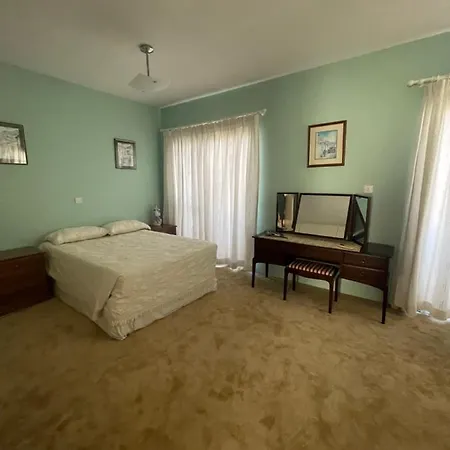 Three Bedroom House Dom wakacyjny