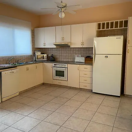 Dom wakacyjny Three Bedroom House