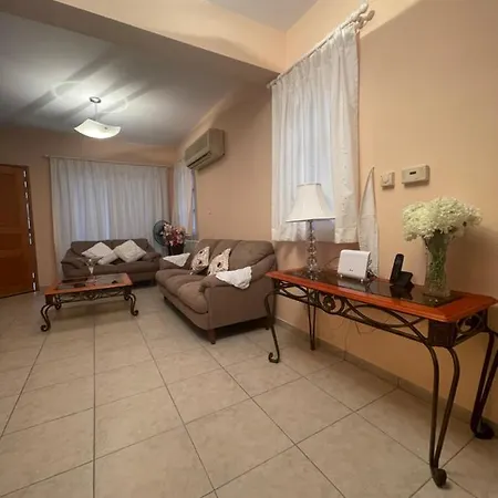Three Bedroom House Dom wakacyjny Pafos